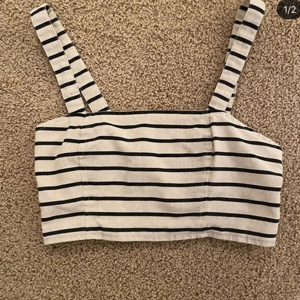 Hollister crop top